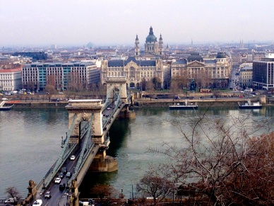 Pretty view of the Chain Bridge and the St. Stephens Basilica!