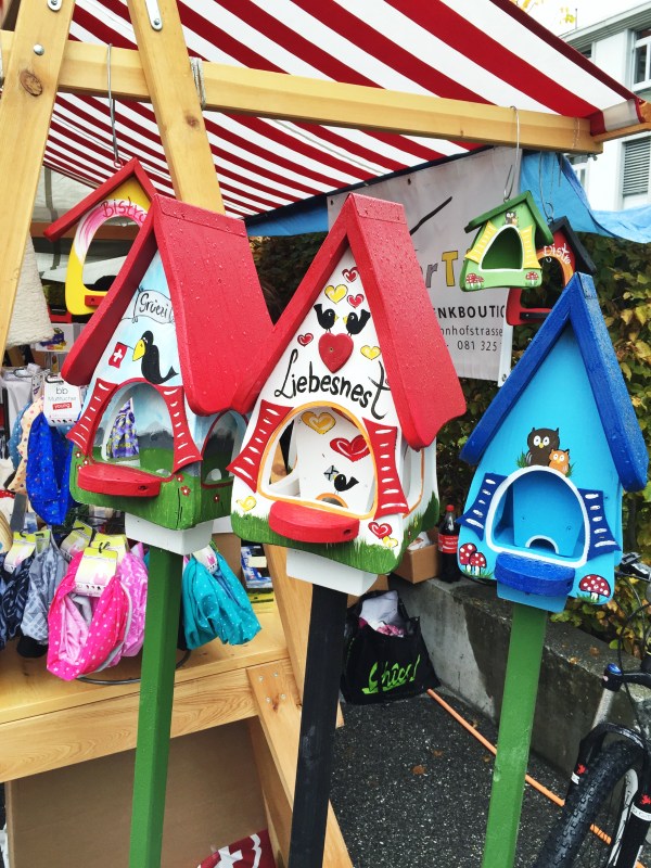 If I had a yard here, I might have bought one...these birdhouses were cute!