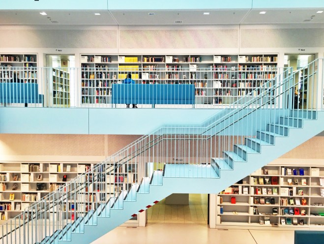 This interior is definitely photogenic!