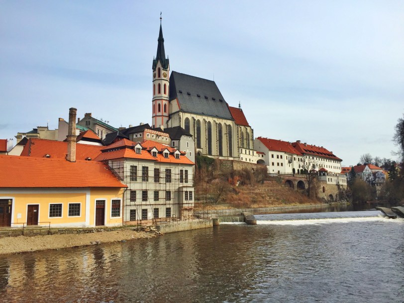 Walking around the town, exploring the nooks and crannies is really the top thing to do in the town. Start with the outskirts and work your way in.