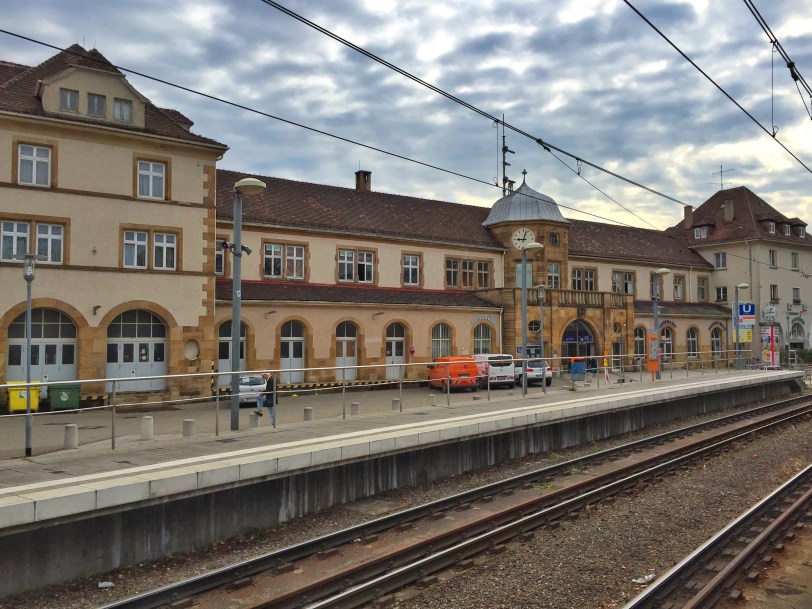 A short walk from the Rathaus and U-Bahn is the main Feuerbach Bahnhof. We can catch both the S-Bahn and U-Bahn trains here.
